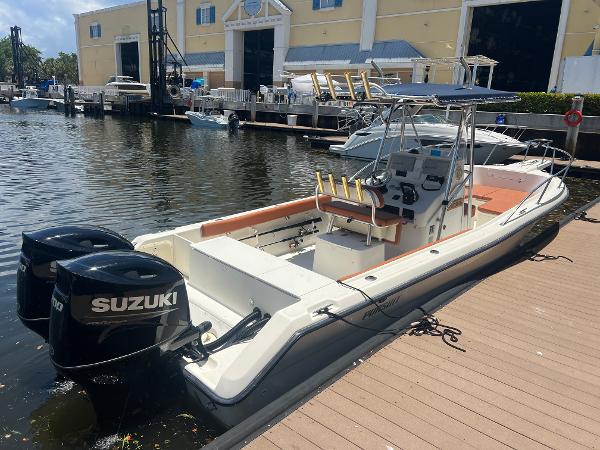 1996 Pursuit 2470 Center Console