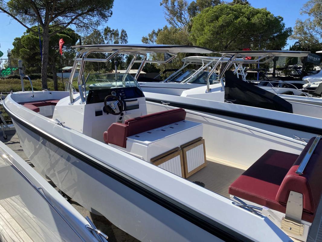 2023 Delta Powerboats T26
