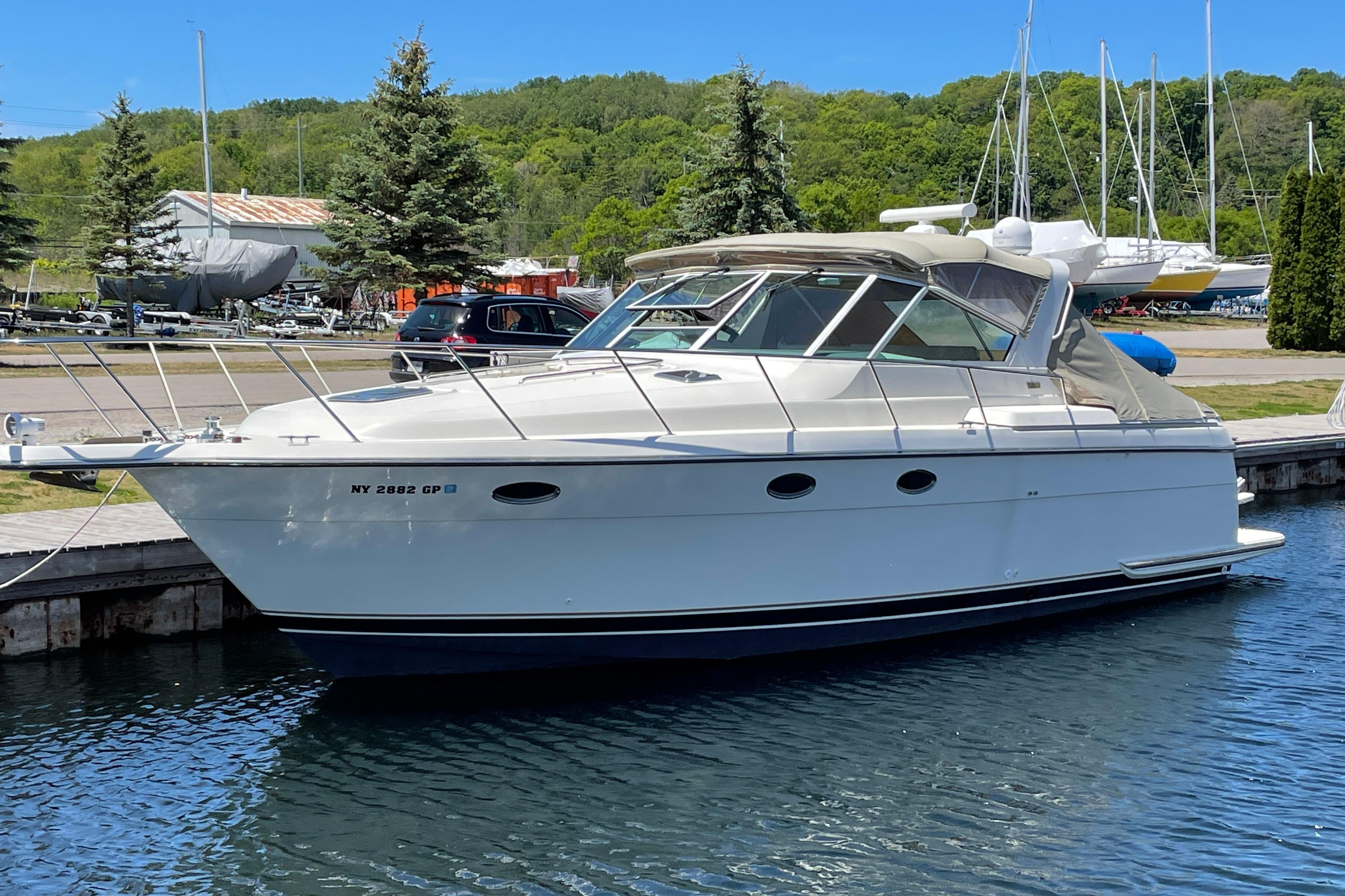 1995 Tiara Yachts 3500 Express