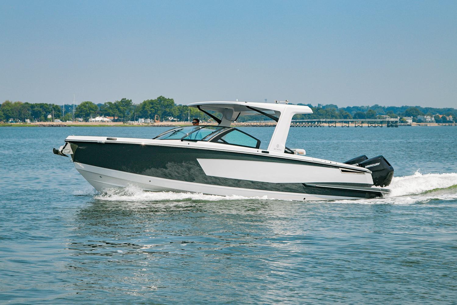 2024 Aviara AV32 Outboard