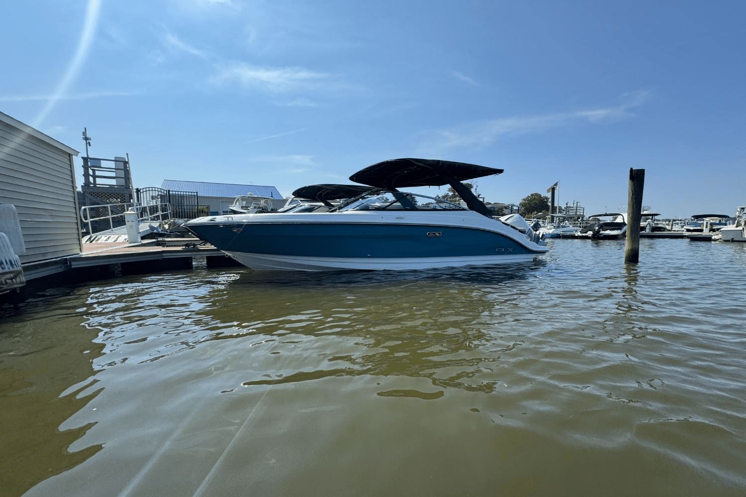 2025 Sea Ray SLX 260 Outboard