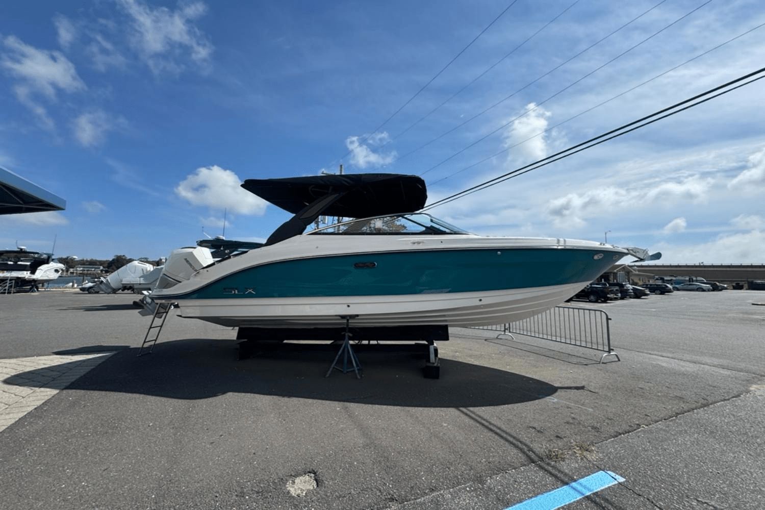 2025 Sea Ray SLX 260 Outboard