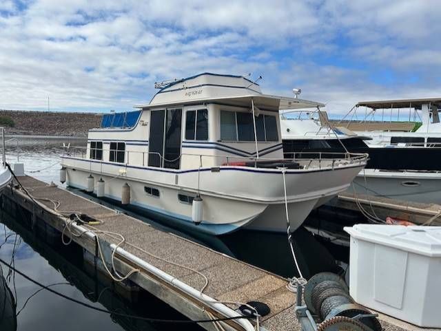 1982 Holiday Mansion SC HOUSE BOAT