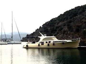 2007 Mochi Craft 51 Dolphin
