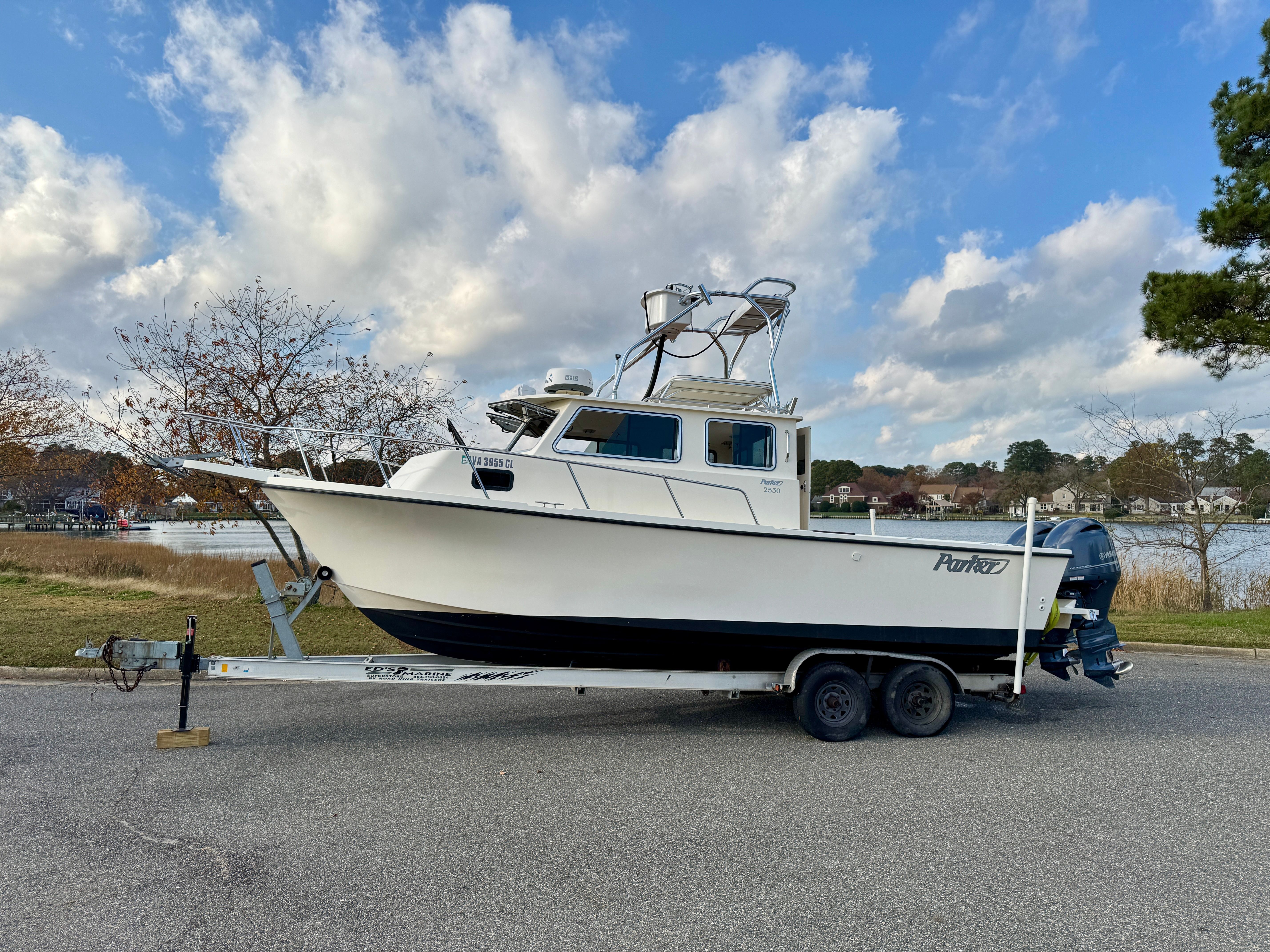 2006 Parker 2530 Extended Cabin