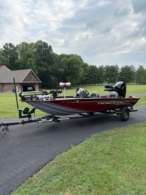 2019 Bass Tracker Pro team 195 TE