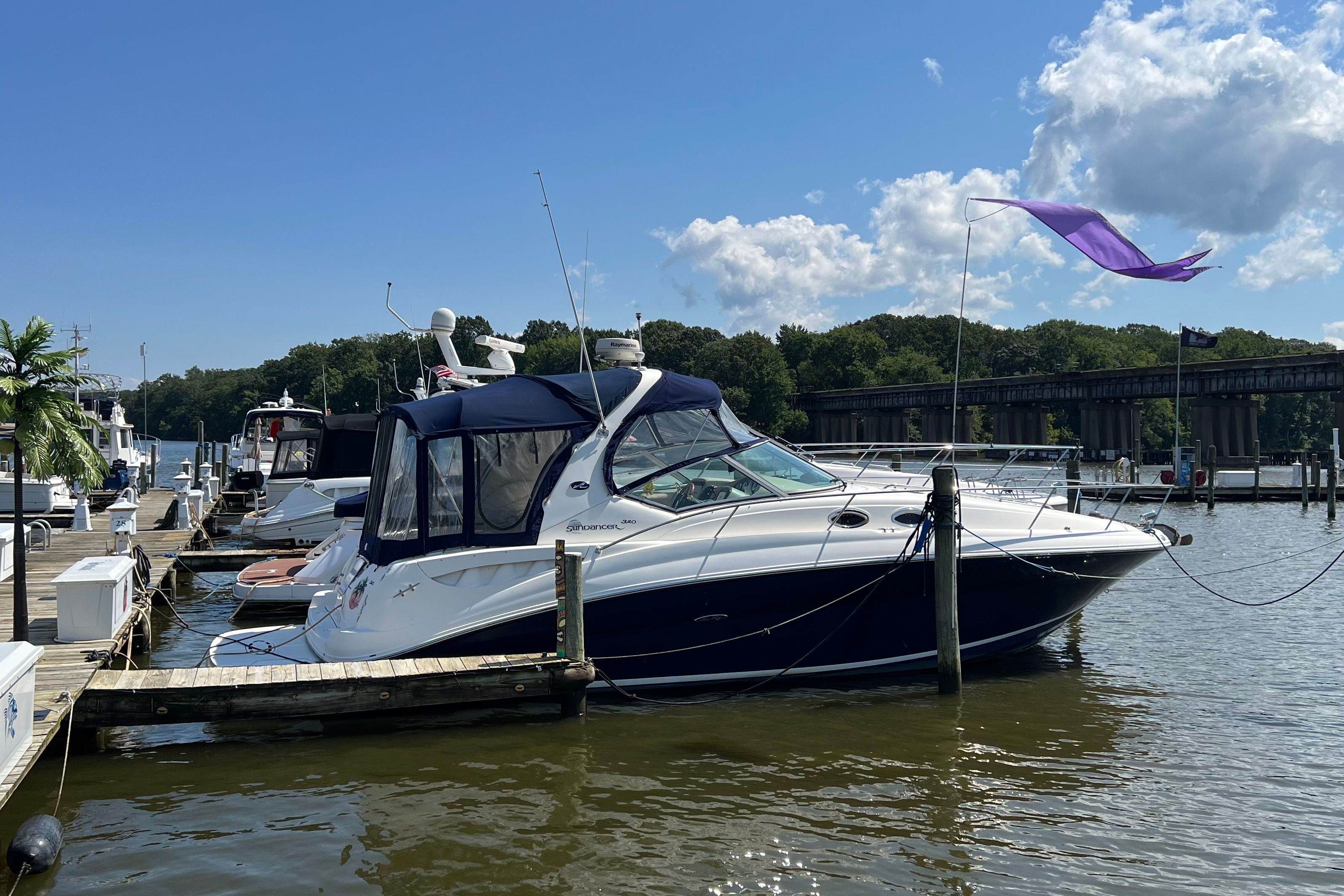 2004 Sea Ray 320 Sundancer