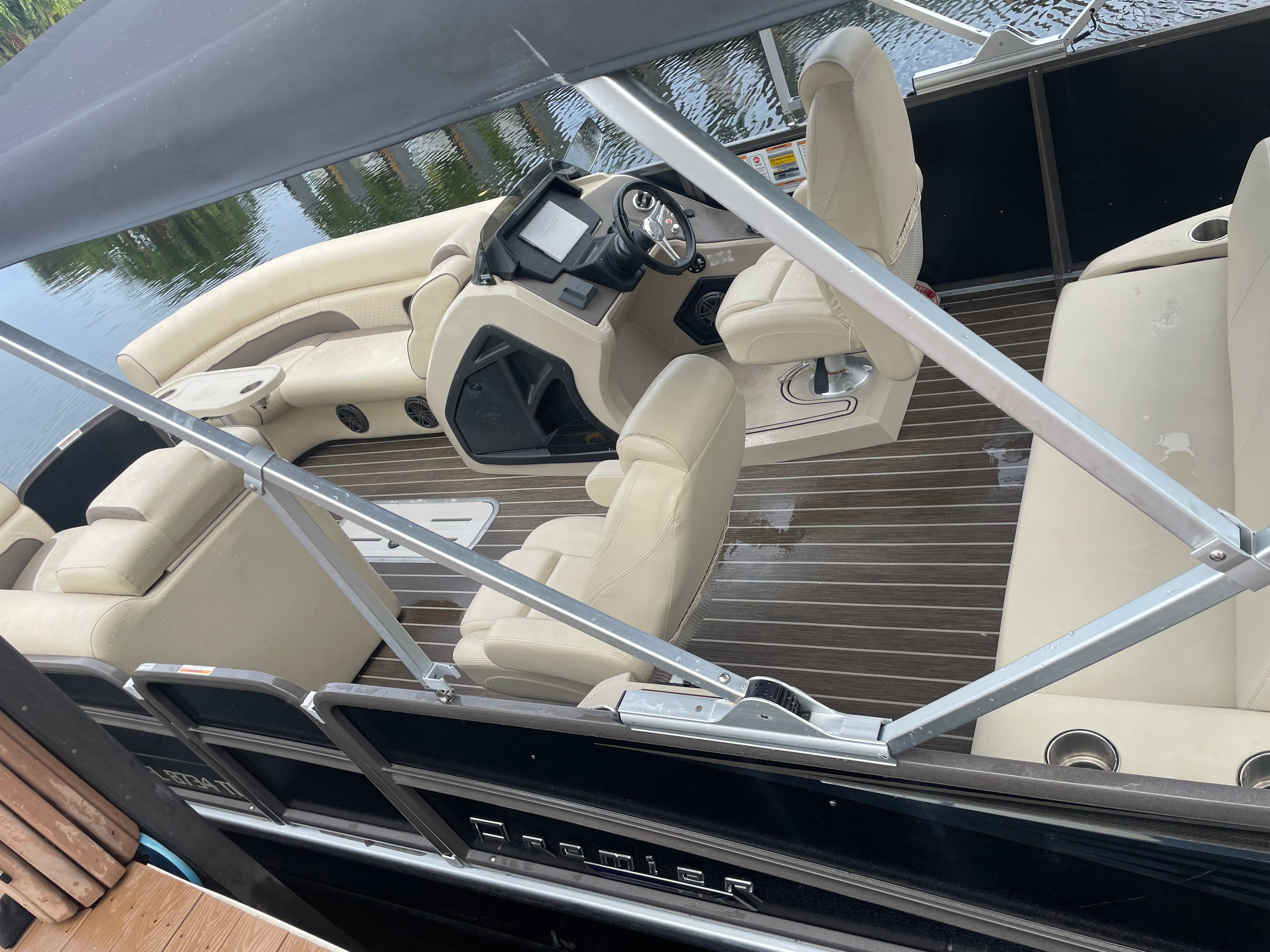 2022 Premier Solaris Pontoon 23"
