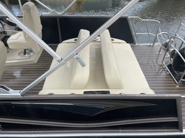 2022 Premier Solaris Pontoon 23"