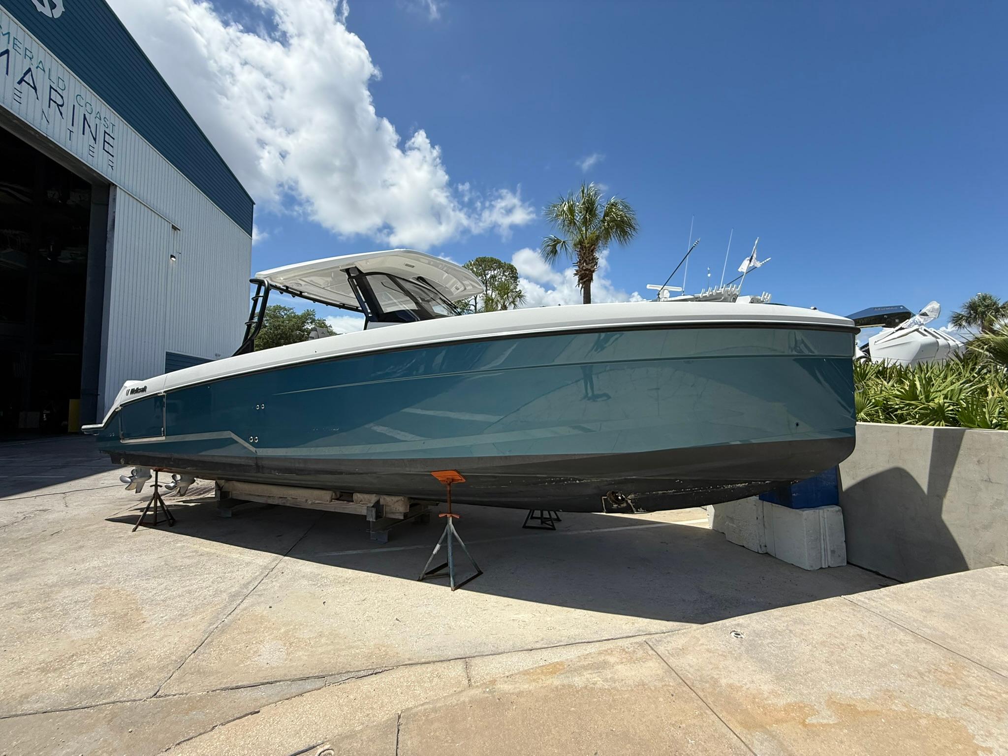 2025 Wellcraft 38 T-Top