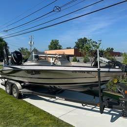 2018 Triton 216 Fishunter