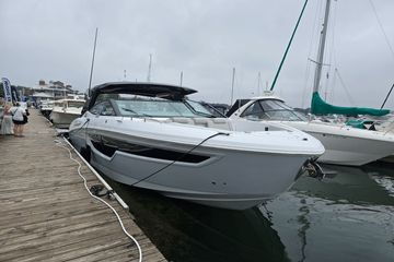 2025 Cruisers Yachts 38 GLS OB