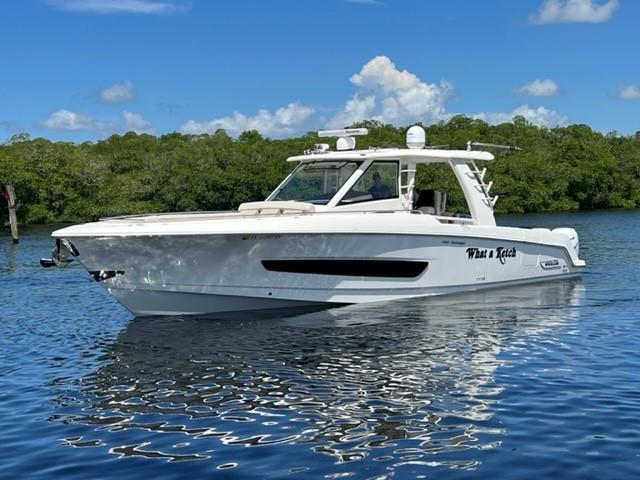 Boston Whaler 420 Outrage