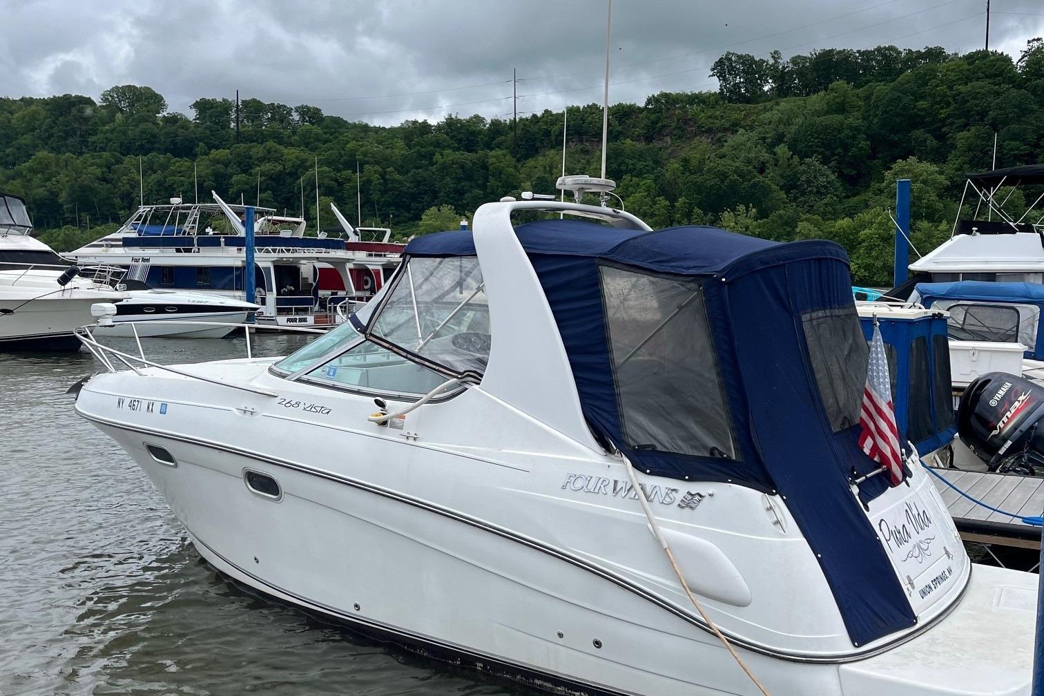 2002 Four Winns 268 Vista