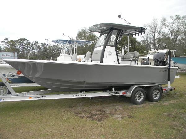 2025 Sportsman Masters 227 Bay Boat