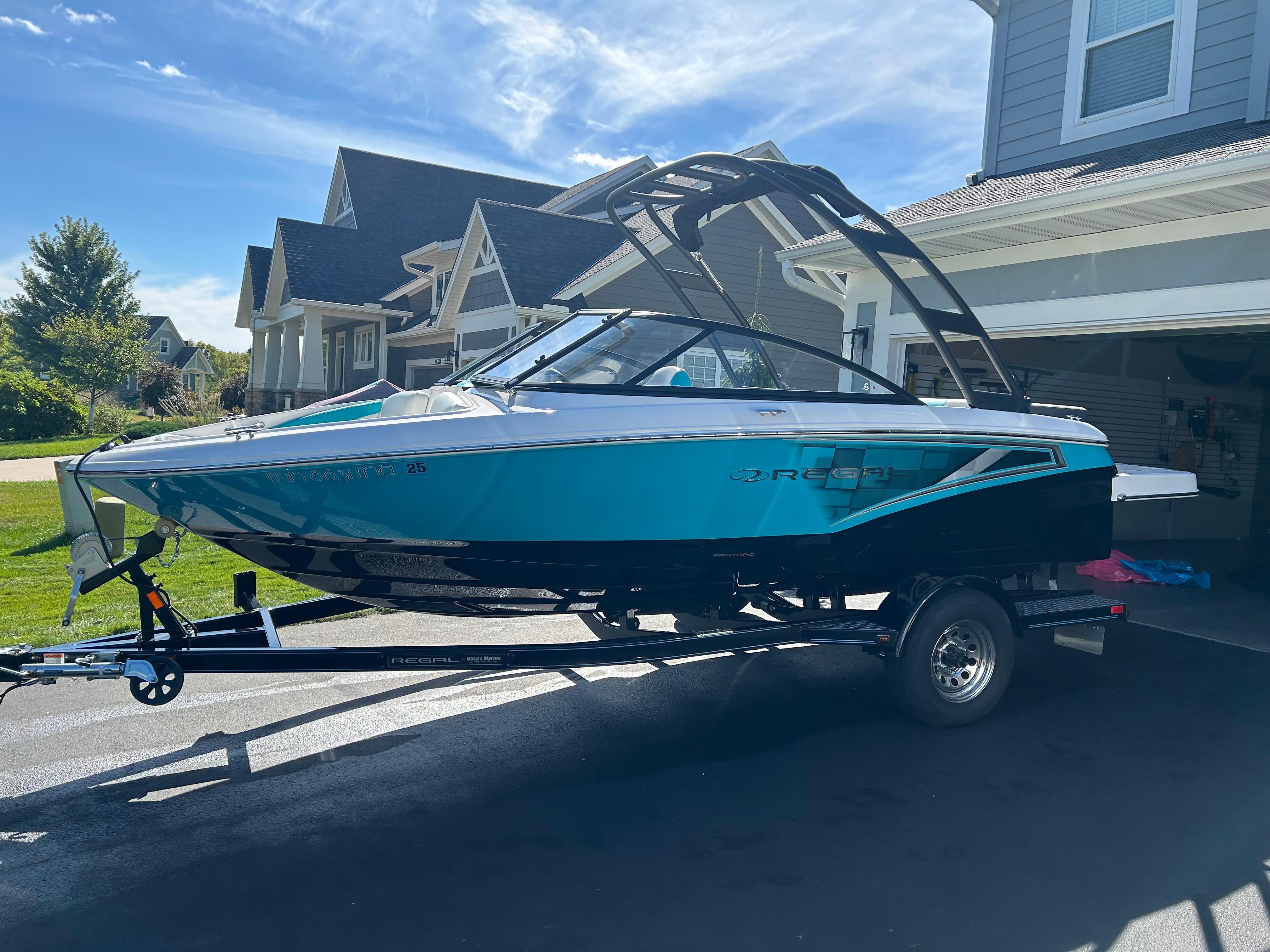 2021 Regal 1900 ES Bowrider