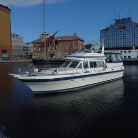 1999 Trader 47 Sundeck