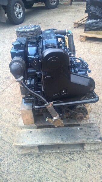 Ford Ford 1800 XLD 418 Marine Diesel Engine Breaking For Spares 1990 Ford 1800 XLD 418 marine diesel engine on wooden pallet.