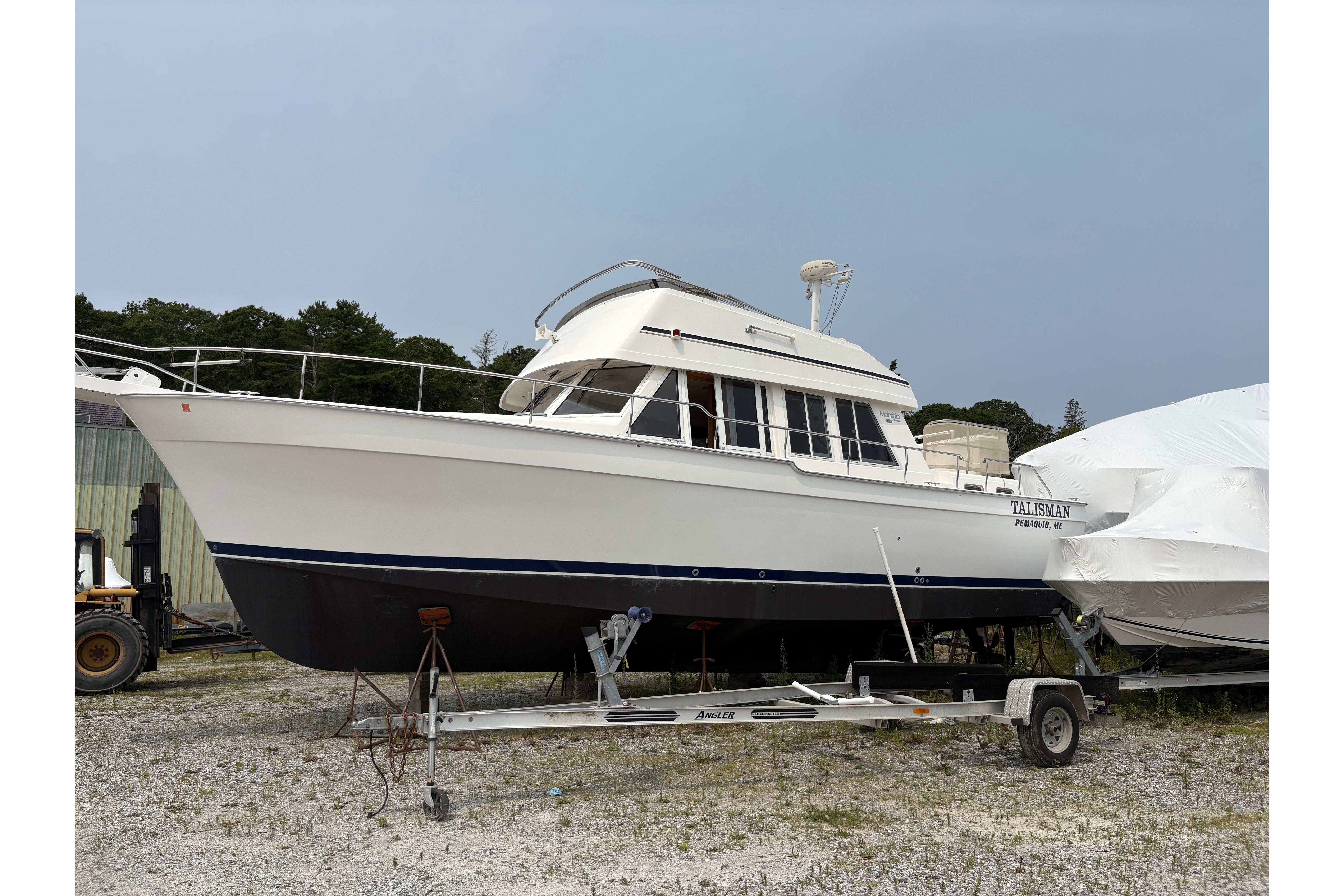 2003 Mainship 430 Aft Cabin Trawler