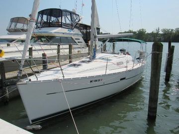 2005 Beneteau 323