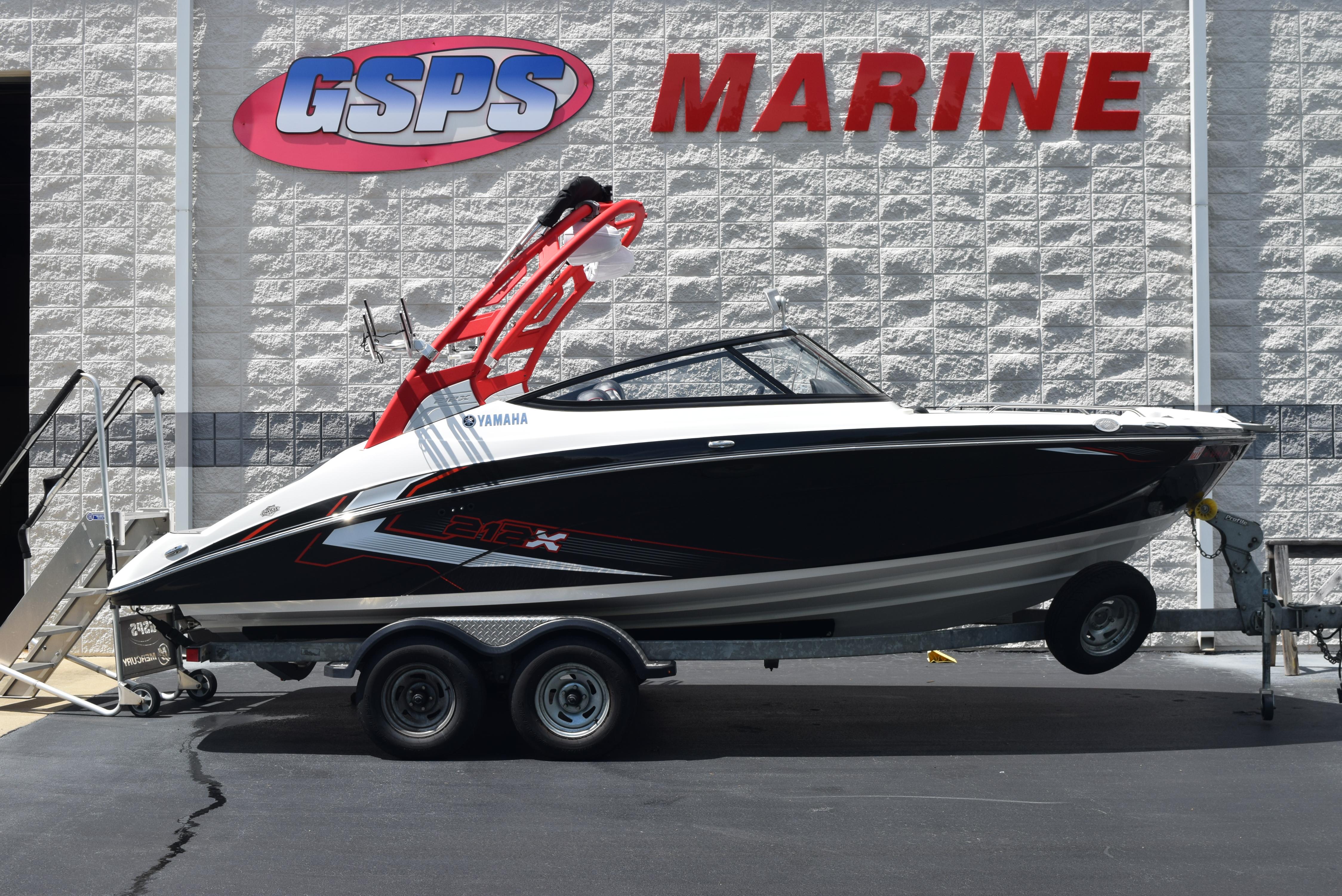 Yamaha Boats 212X 2018 Yamaha Boats 212X on trailer at GSPS Marine dealership.