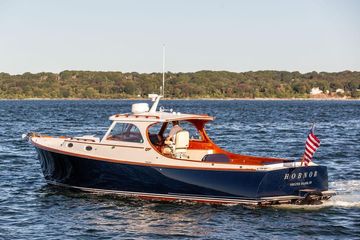 2001 Hinckley Picnic Boat Classic 36