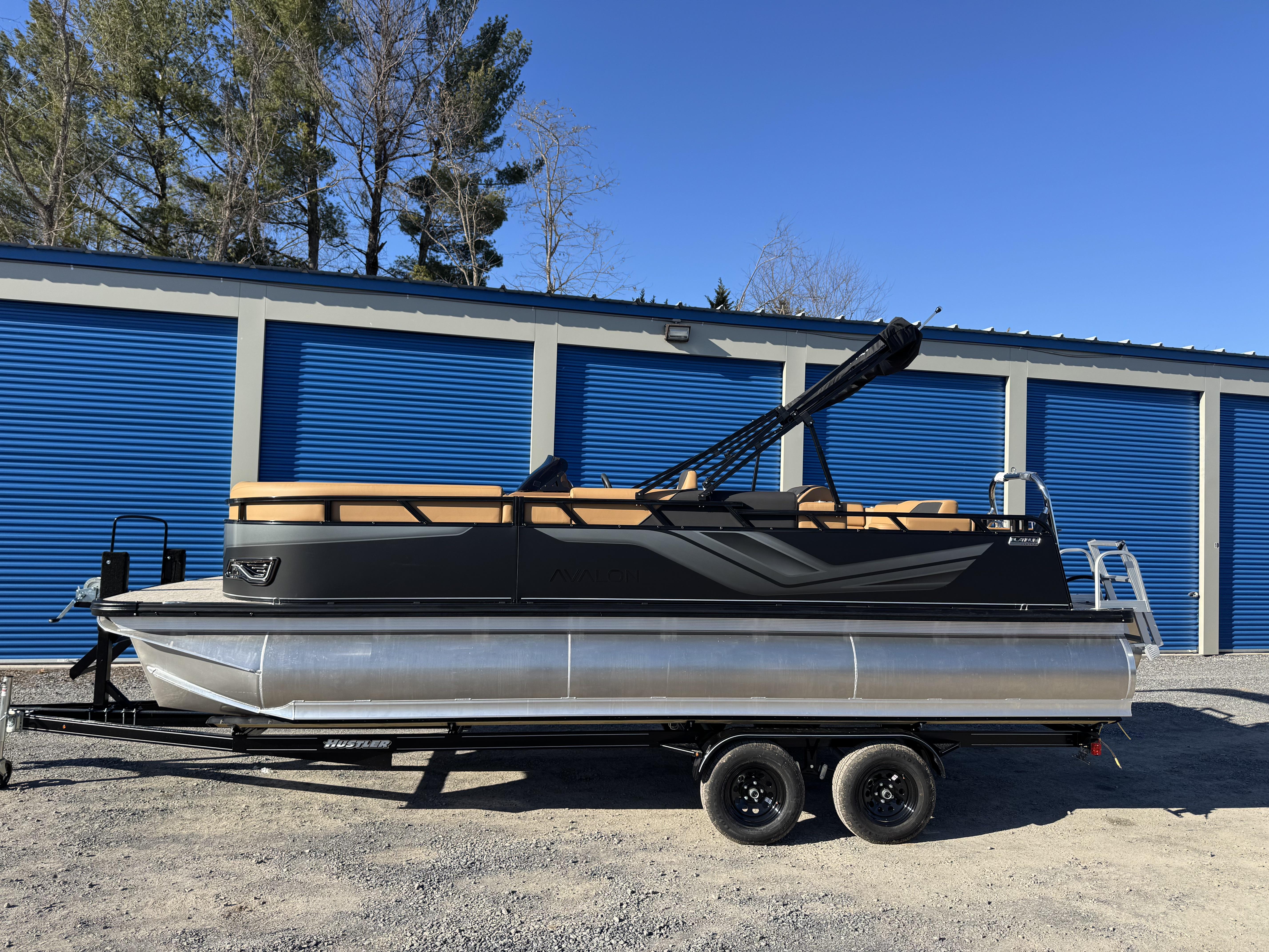 2025 Avalon Venture 85 - 23 FT Elite Windshield