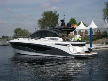 2014 Galeon 445 / 485 HTS mit Heckgarage/ nur Süßwasser