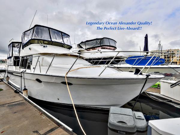 1989 Ocean Alexander Cockpit Motor Yacht