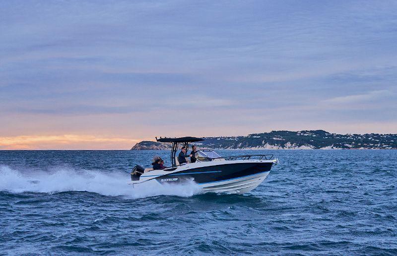 Quicksilver Activ 805 Open