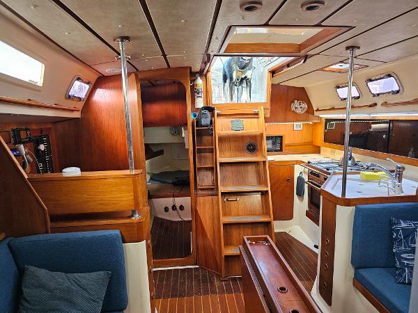 1987 CS 40