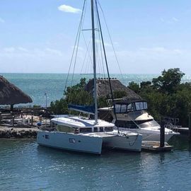 2010 Lagoon 400 Owner's Version NEW ENGINES