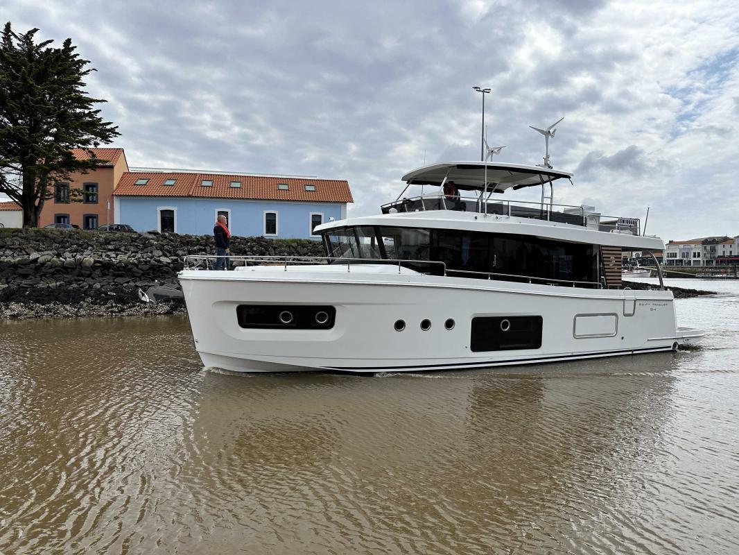 2025 Beneteau Swift Trawler 54