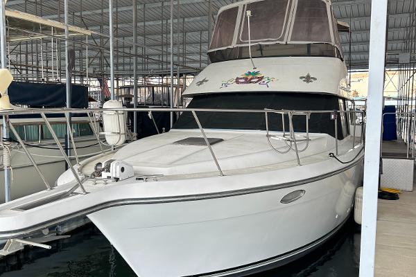1991 Carver 33 Aft Cabin