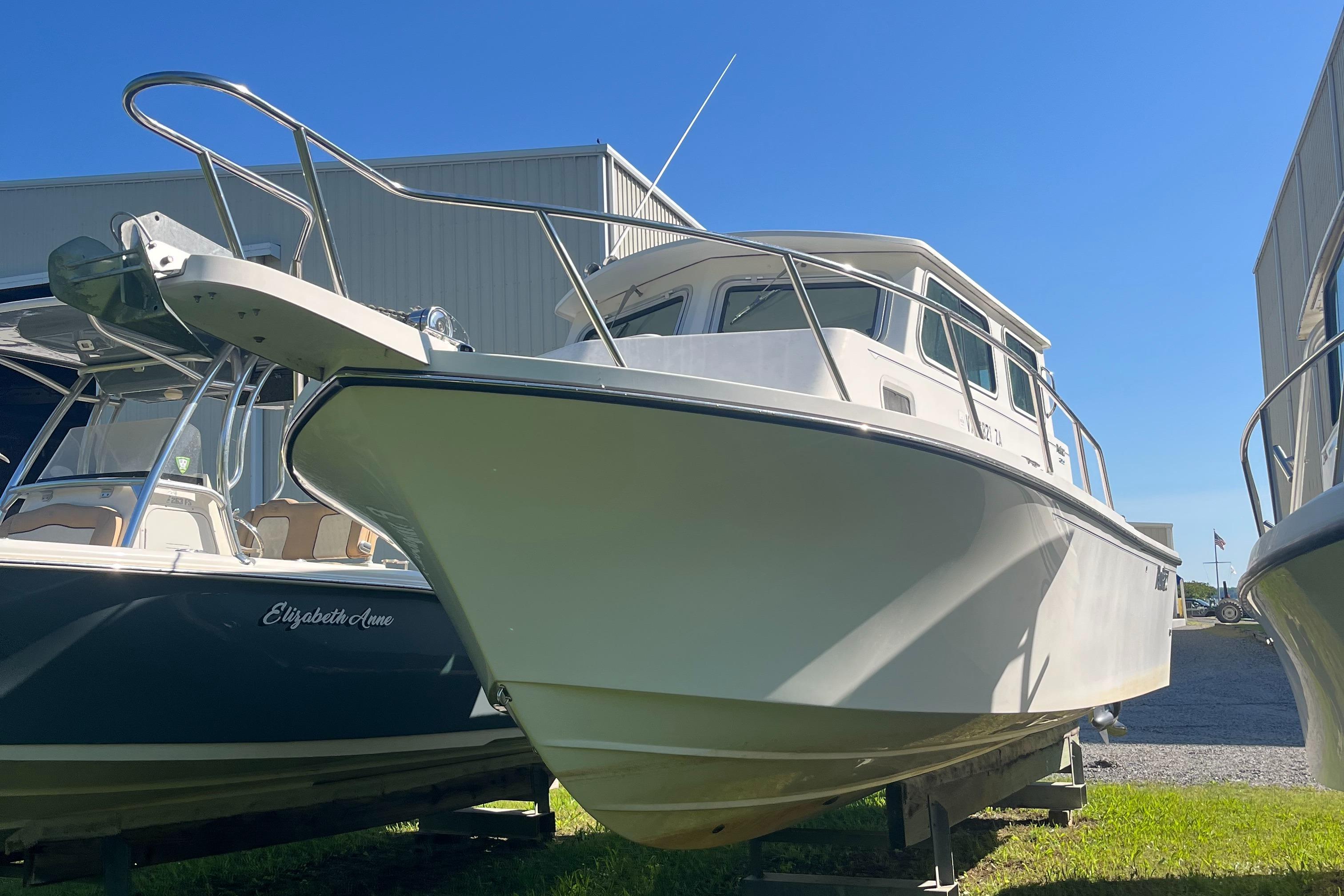 2020 Parker 2530 Extended Sport Cabin