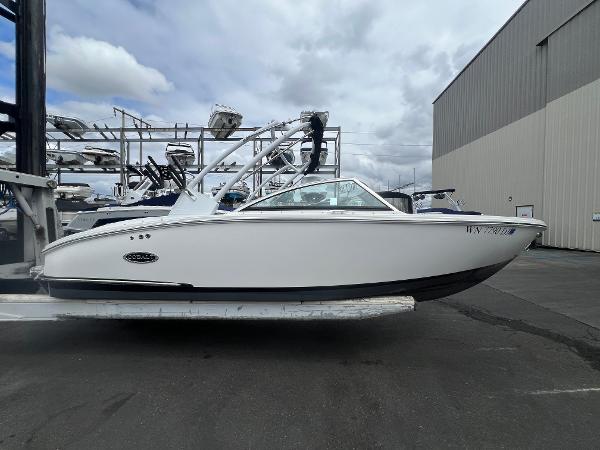 2023 Cobalt CS23 Surf