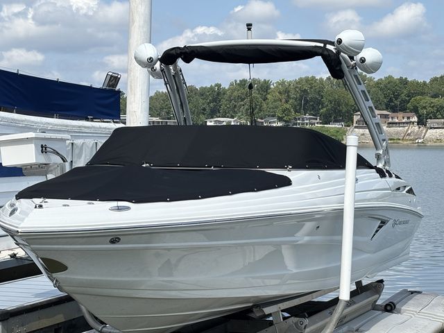2023 Crownline 240 SS