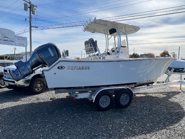 2025 Defiance Catalina 240