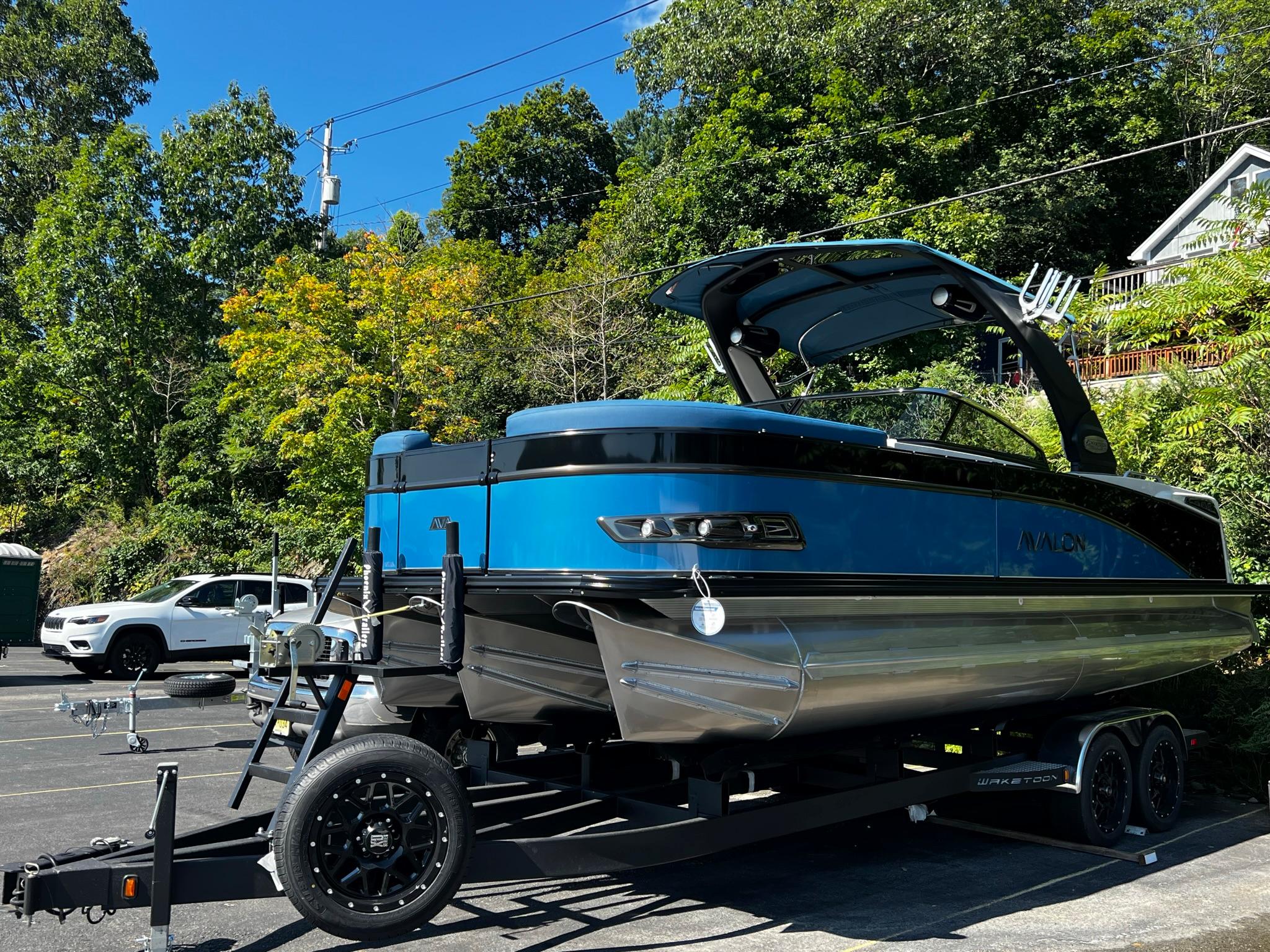 Avalon Eagle: Affordable Mini Pontoon Boats 