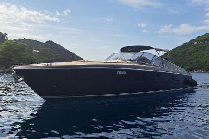 2016 Itama 45