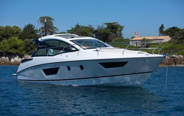 2019 Beneteau GT 40 Hard-Top