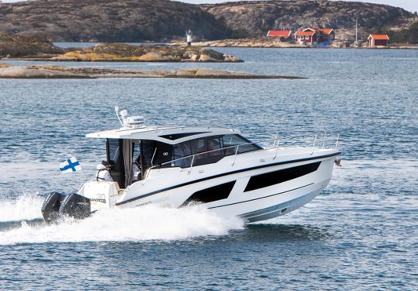 2025 Grandezza 30 Outboard