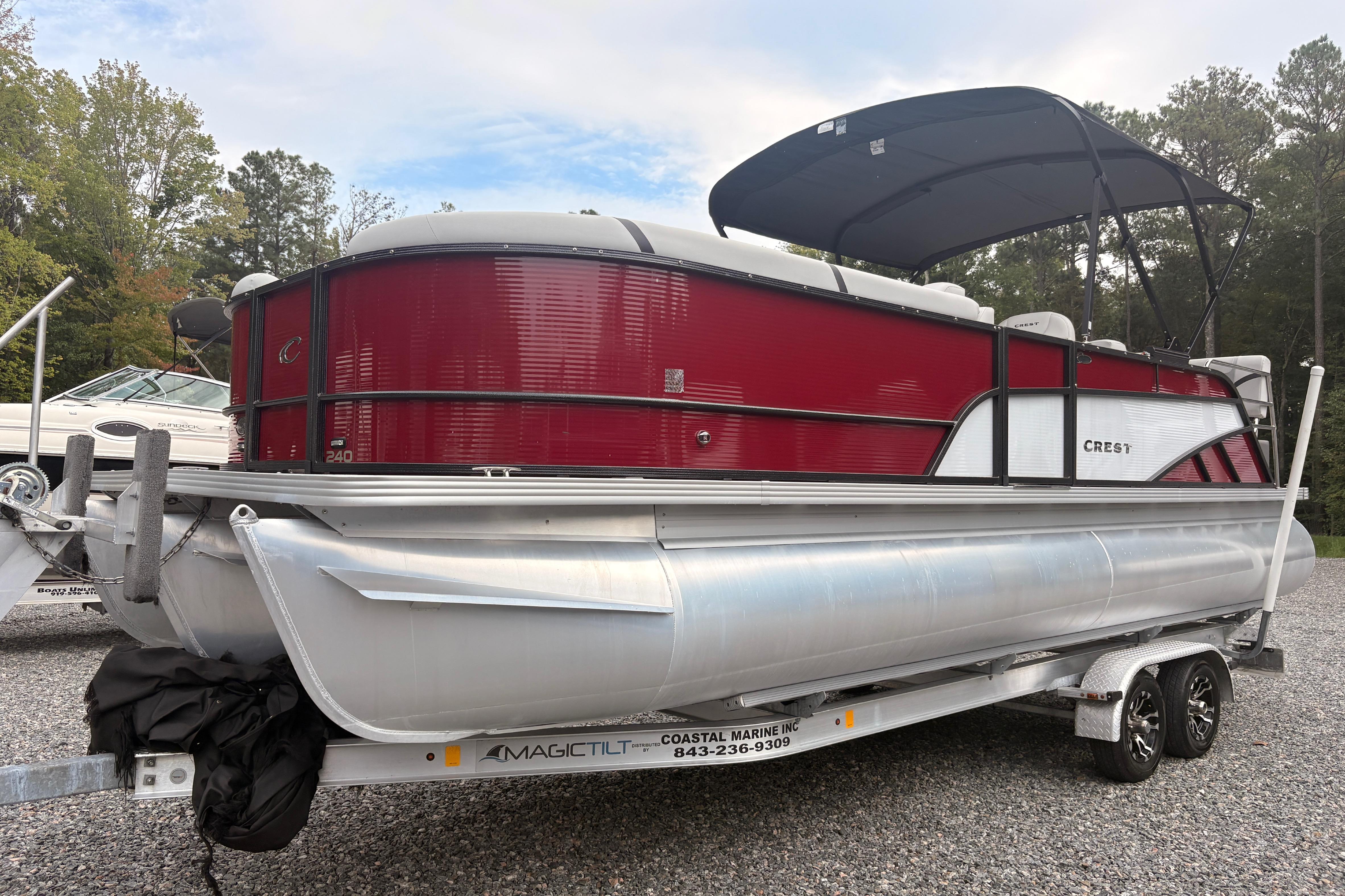 2023 Crest Classic LX 220 SLRC