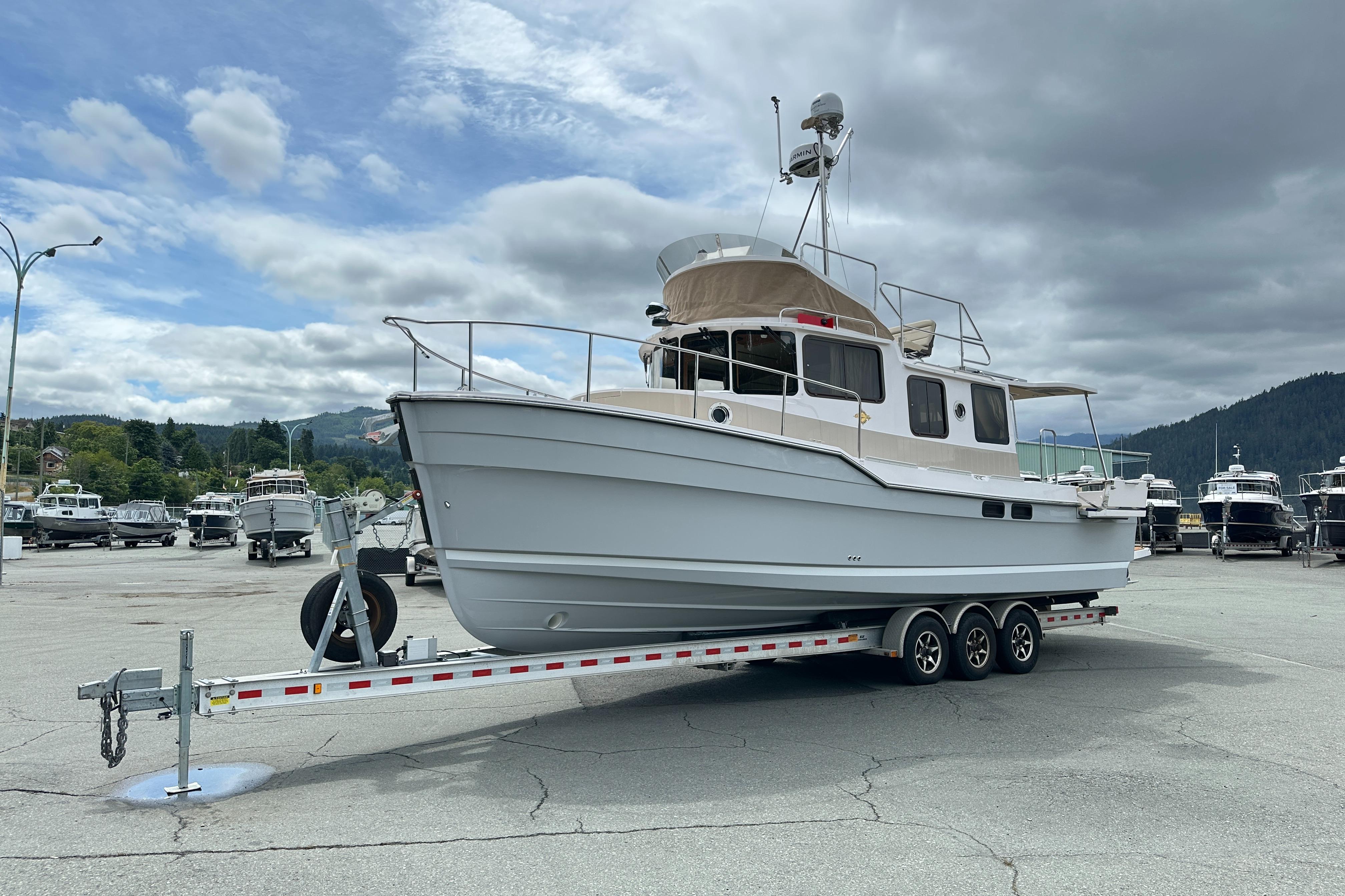 2025 Ranger Tugs R-31 CB