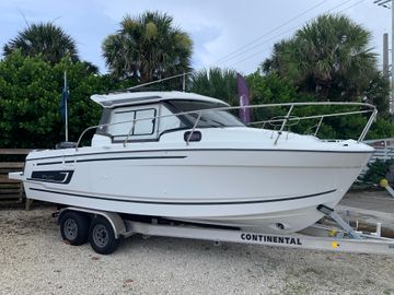 2023 Jeanneau NC795 S2