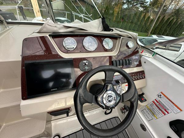 2009 Sea Ray 270 Sundancer
