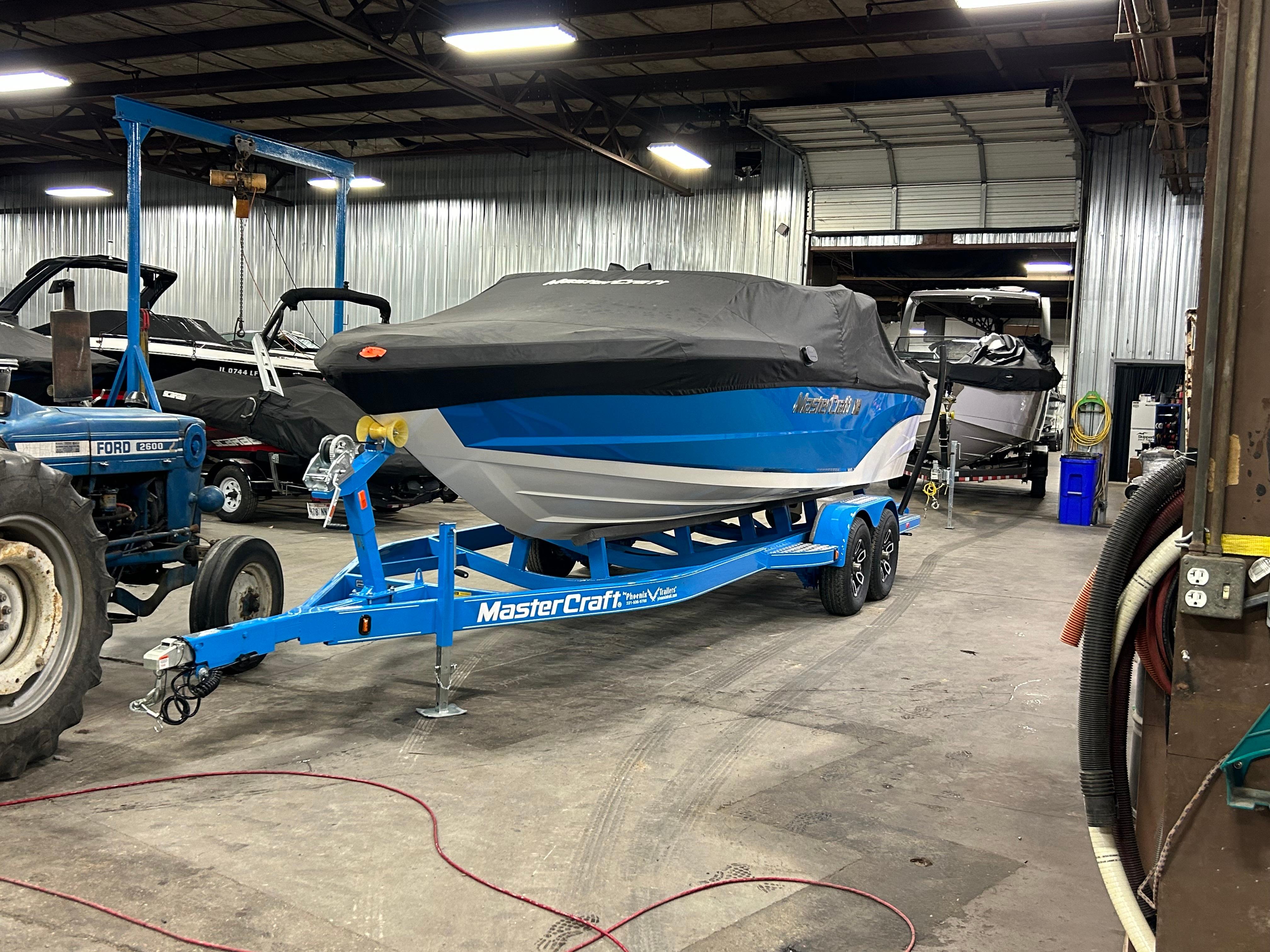 MasterCraft XT23 Image 1