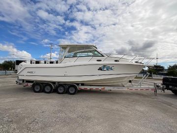 2019 Boston Whaler 345 Conquest