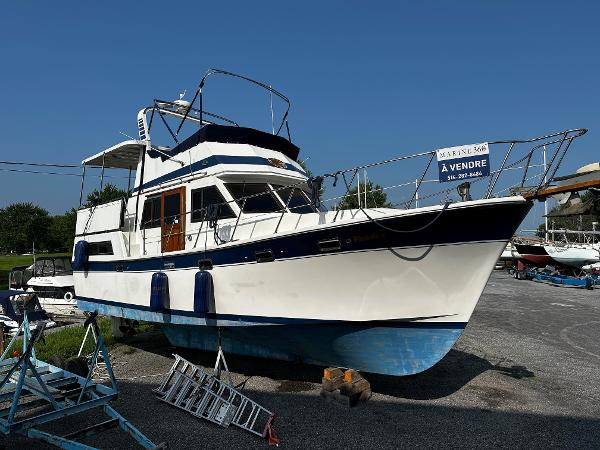 1990 Marine Trader Sundeck 36