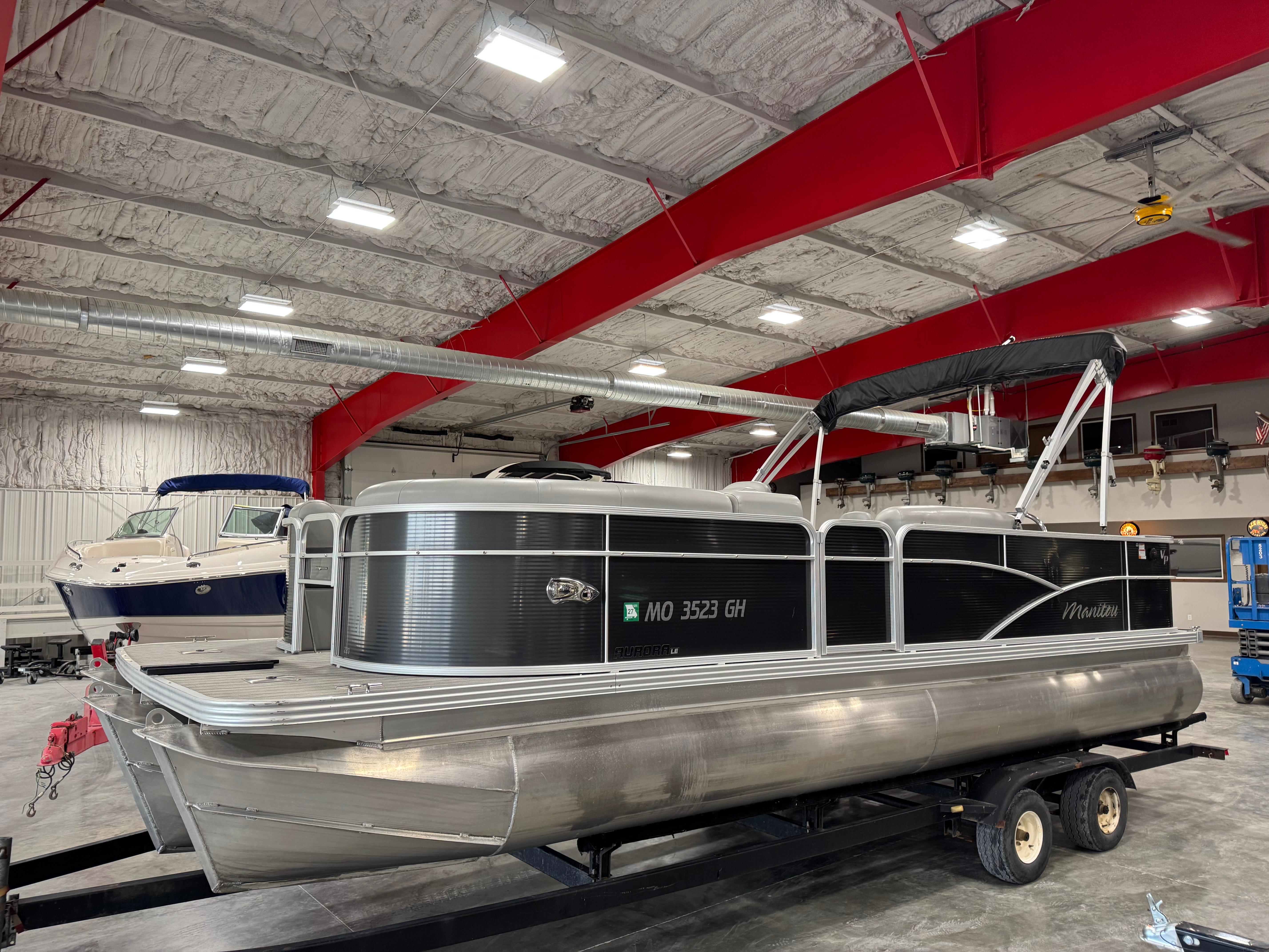2018 Manitou 23 Aurora LE